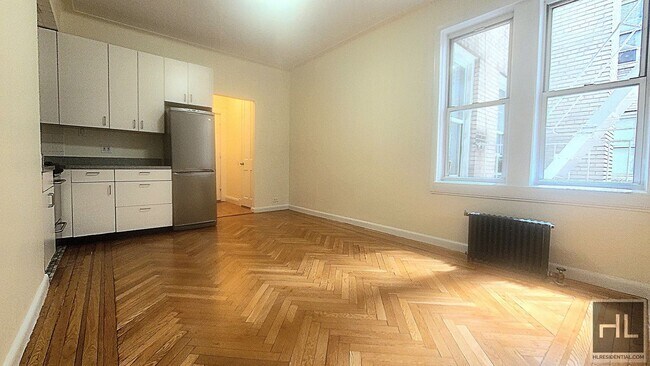 Building Photo - WEST 13 STREET