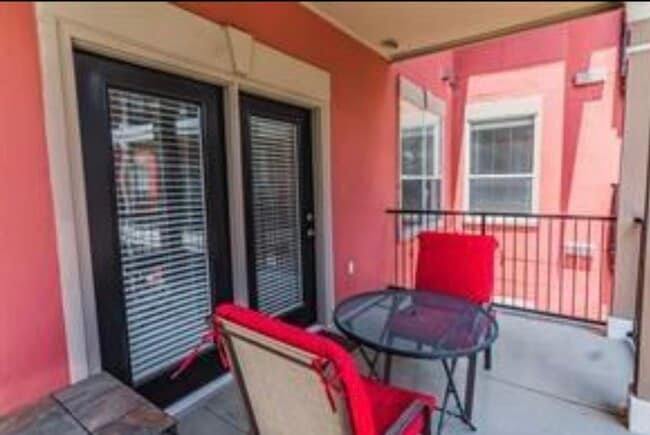 Building Photo - 2400 McCue Rd