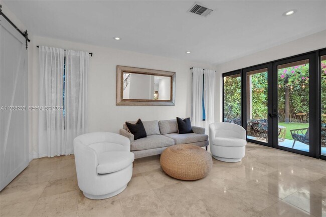 Building Photo - 627 Alcazar Ave