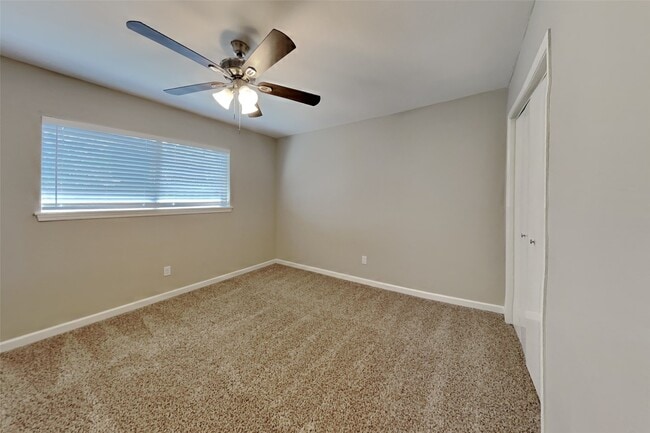 Building Photo - 3114 River Valley Dr