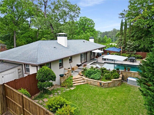 Building Photo - 994 Citadel Dr NE