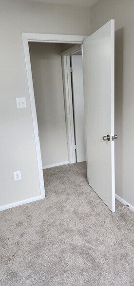 Building Photo - 5842 Holly Hock Pl