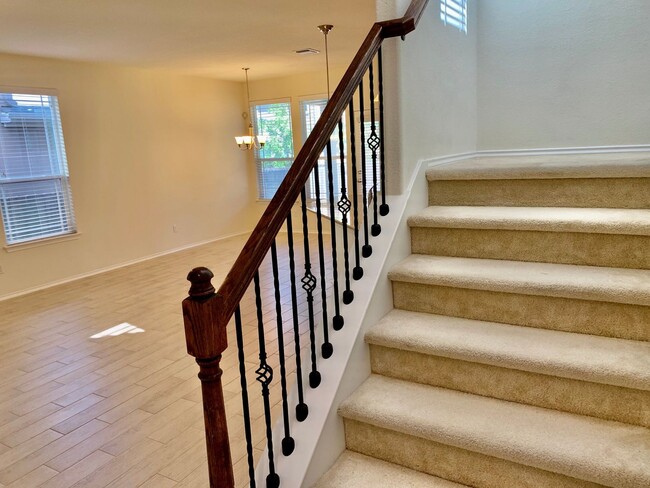 Building Photo - 3 Bedroom, 2.5 Bathroom Home in Cedar Park!