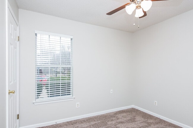 Building Photo - 8541 Highland Glen Cir S