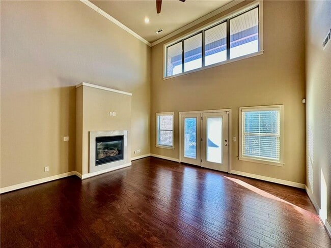 Building Photo - 6613 W Valley View Rd