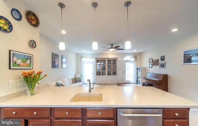 Building Photo - 6931 Rolling Creek Way