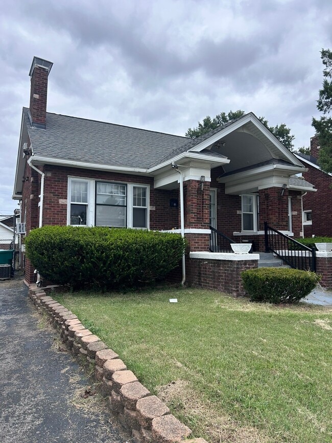 Building Photo - 725 N 39th St