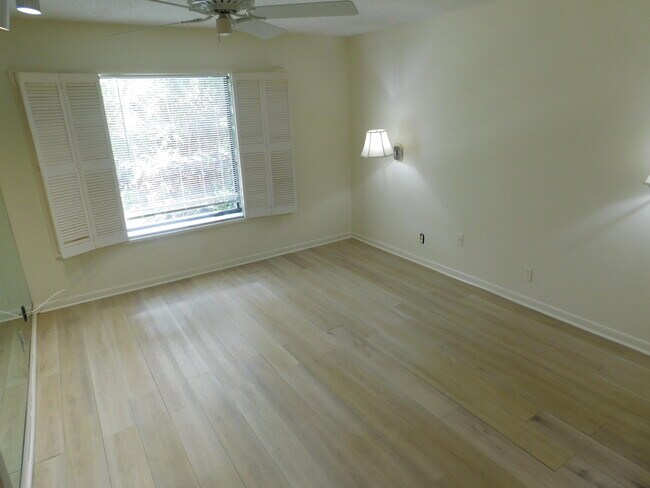 Building Photo - 5660 Piping Rock Dr