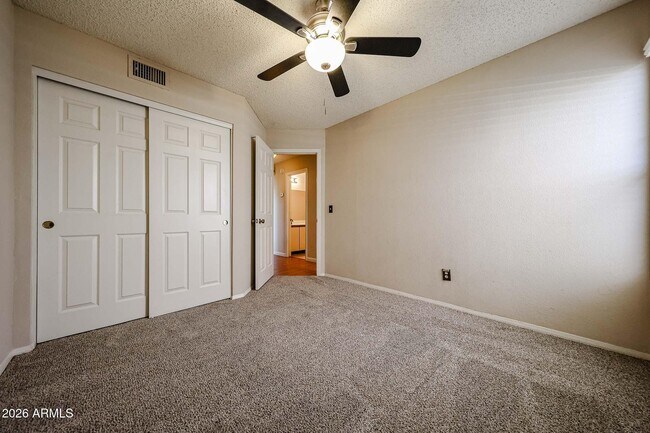 Building Photo - 3305 E Wildwood Dr