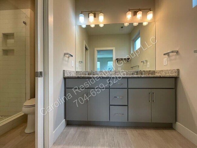 Building Photo - 1012 Westbrook Dr