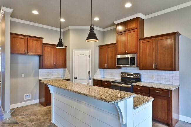 Building Photo - 3812 Carrera Ln
