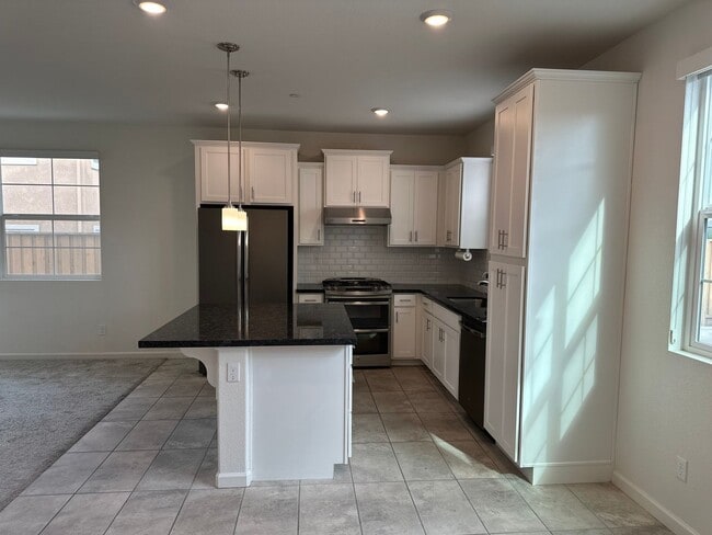 Building Photo - $500.00 off first full months rent