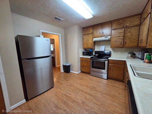 Building Photo - 605 Town Creek Ct