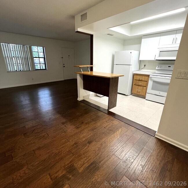 Building Photo - 4205 Oak Terrace Dr