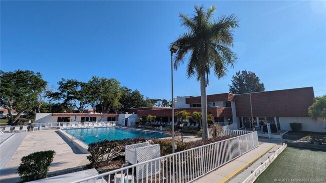 Building Photo - 1225 NW 21st St