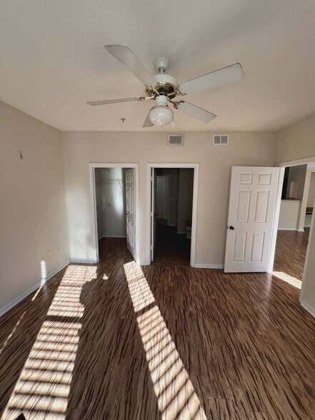 Building Photo - 2801 Chancellorsville Dr