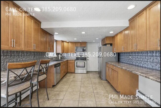 Building Photo - 1438 Trinnaman Ln