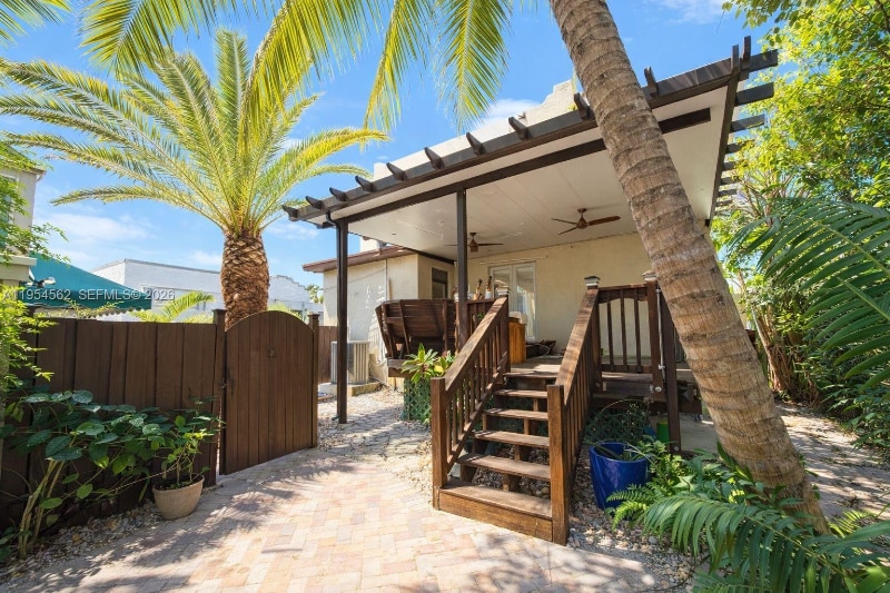 Building Photo - 2264 SW 16th Ter