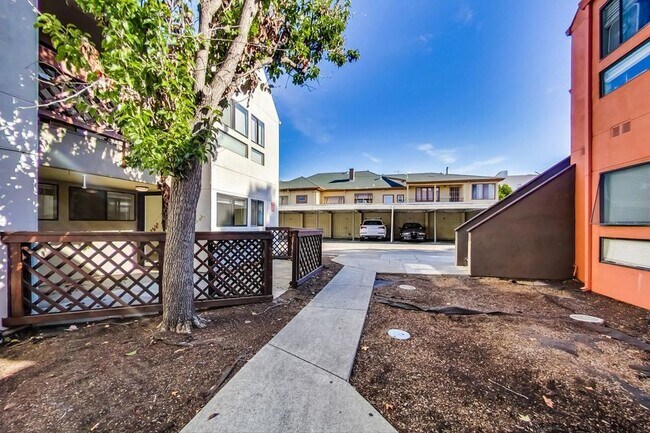 Building Photo - Updated Apartment near BART.  6 Weeks Free!