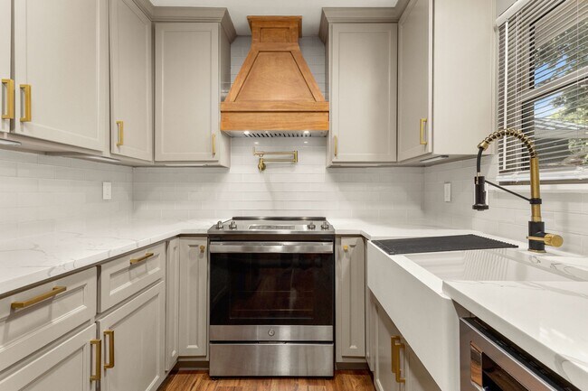 Building Photo - 224 Anhalt Dr