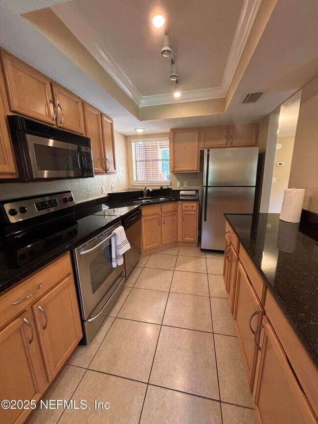 Primary Photo - 836 Shoreline Cir