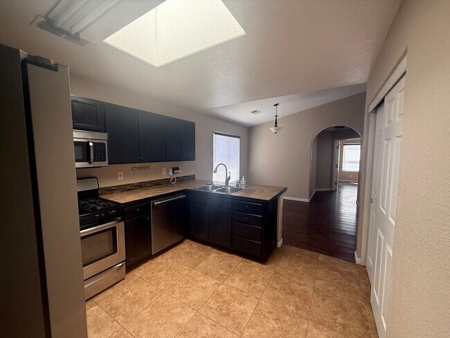 Building Photo - 3401 Misty Meadows Dr NE