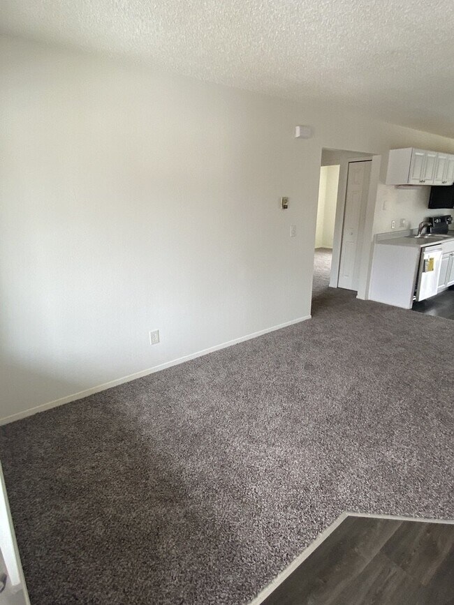 Building Photo - "Cozy 2-Bed Retreat with Charm!"