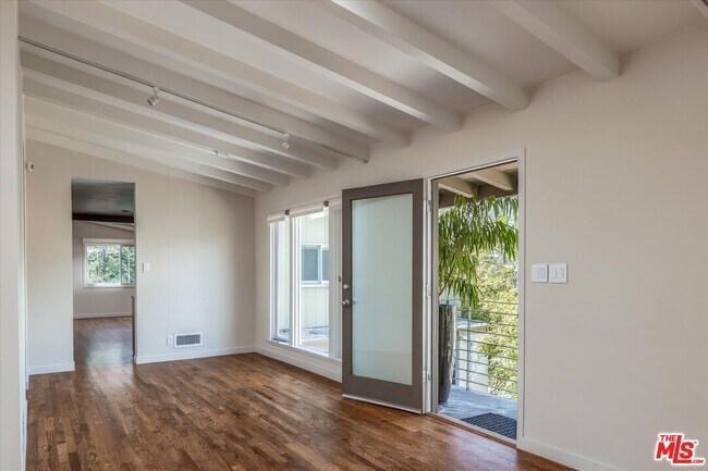 Building Photo - 2412 Canyon Oak Dr