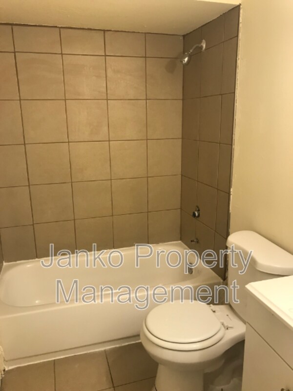 Building Photo - 6437 S Evans Ave