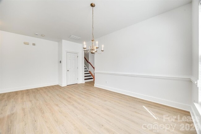 Building Photo - 3725 Planters Watch Dr