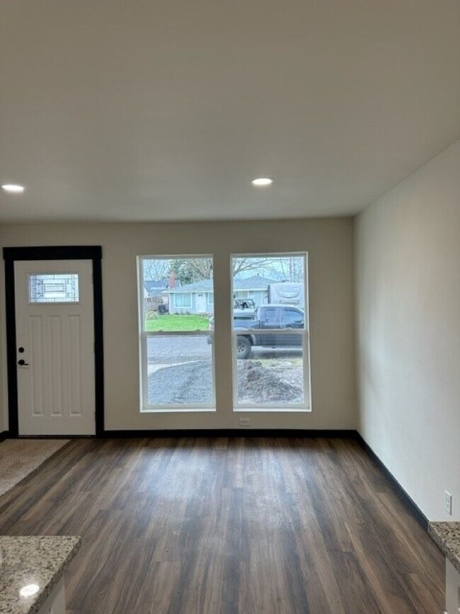 Building Photo - Newer Construction & Pet Friendly! 3 Bed 2.5 Bath Home Available!