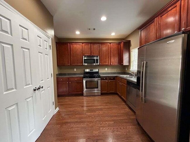 Building Photo - 2473 Capella Cir SW