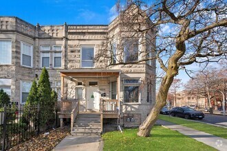Building Photo - 1500 S Trumbull Ave