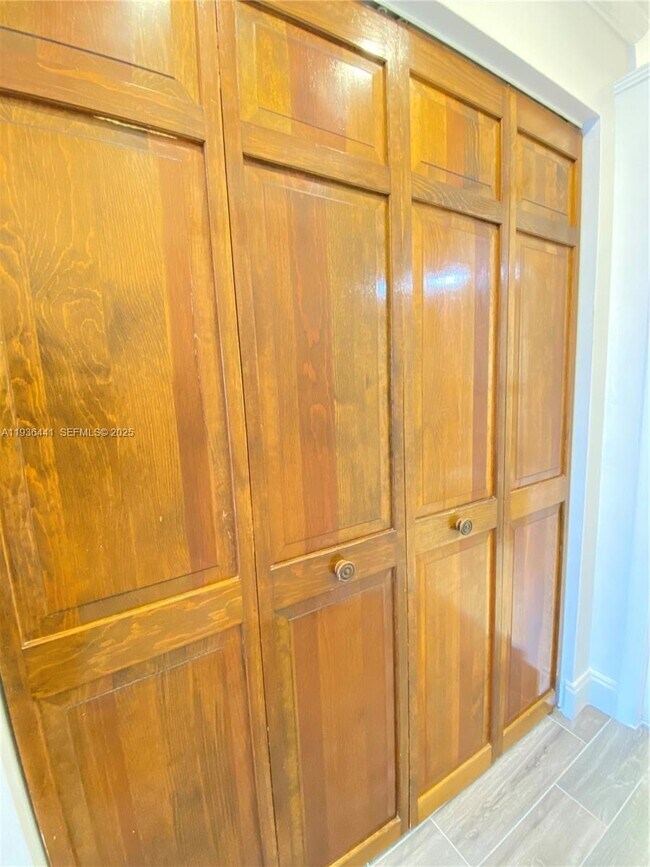 Building Photo - 17051 NE 35th Ave