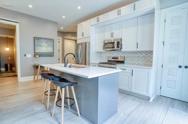 Building Photo - 874 Durant Pl NE