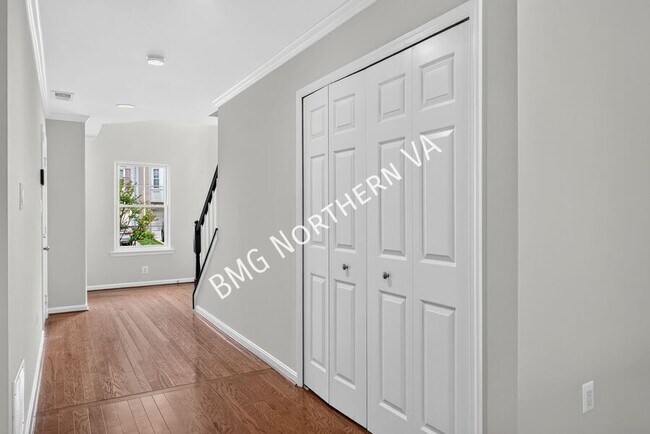 Building Photo - 6001 Keble Dr
