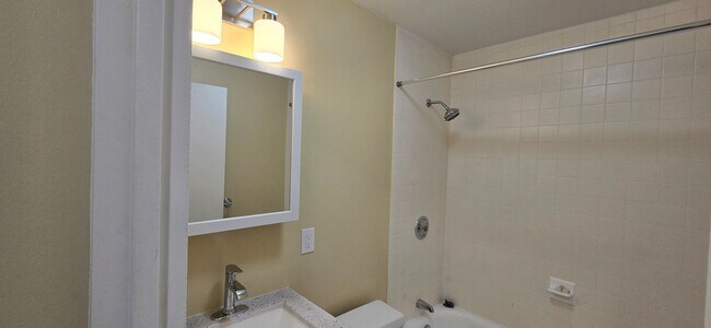Building Photo - Elegant Renovated Studio with Juliet Balco...