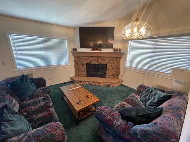Building Photo - 753 Bigler Cir