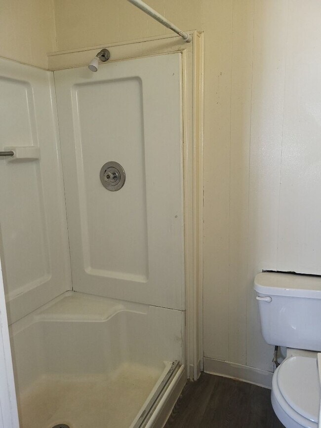 Building Photo - 420 14th St