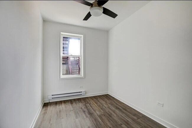 Building Photo - 1244 N Bosworth Ave