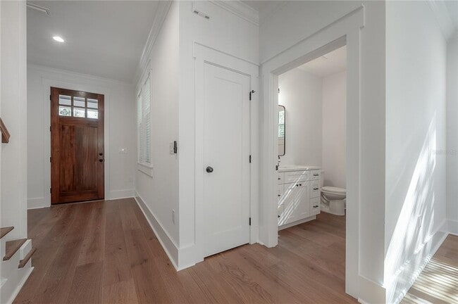 Building Photo - 807 E Ida St