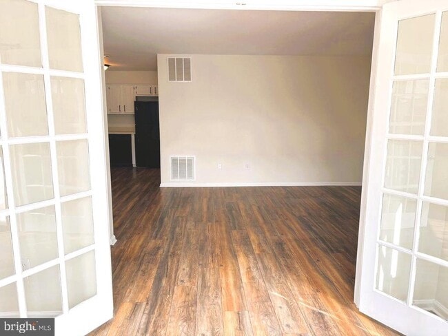 Building Photo - 24 Pickwick Pl