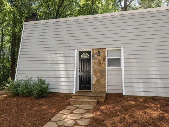 Building Photo - 232 Rustwood Dr