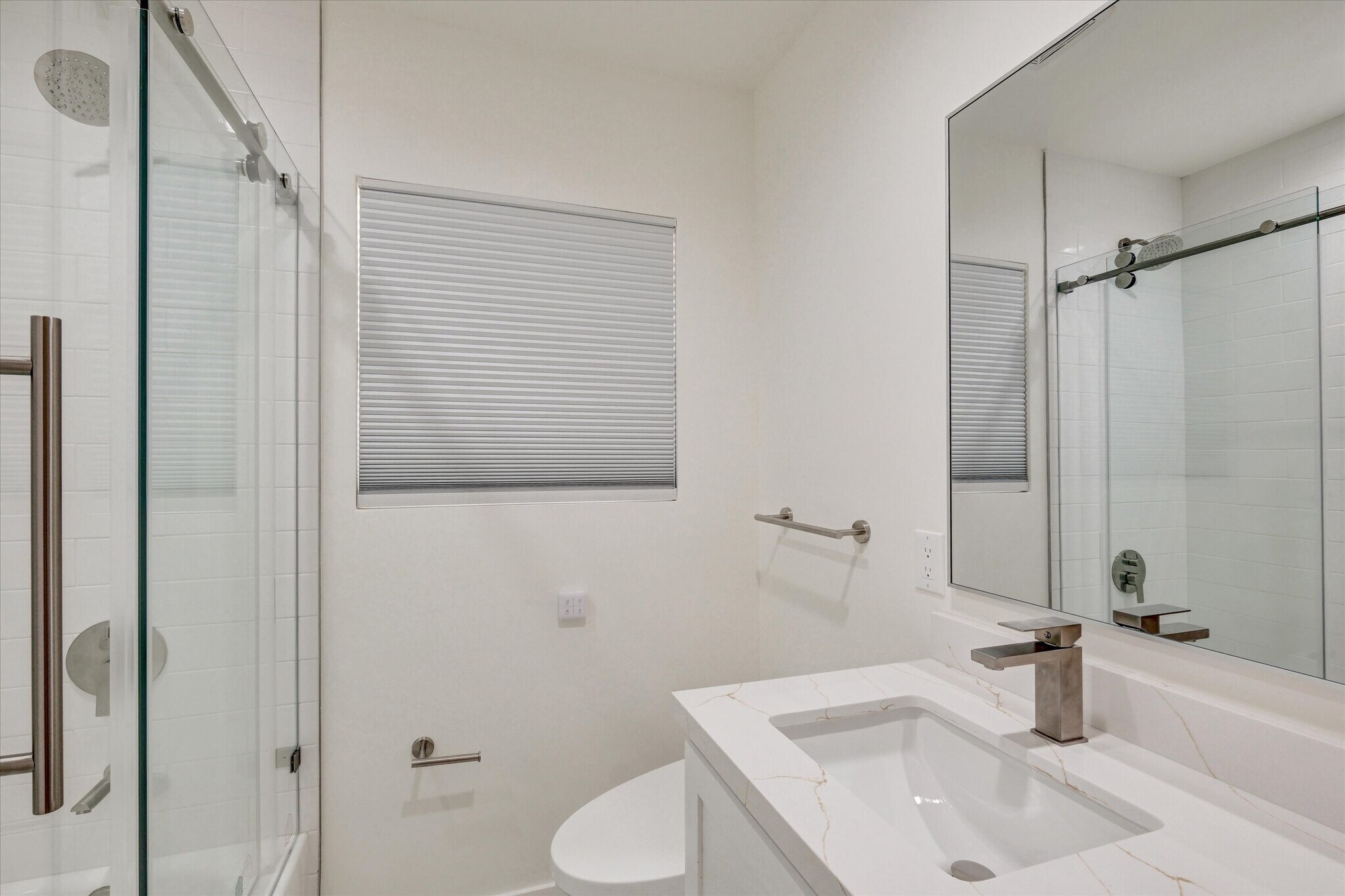 Building Photo - 5348 Thornburn St