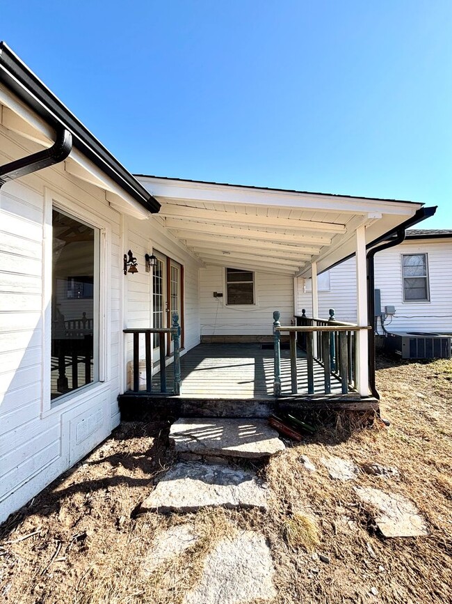 Building Photo - Cozy Broken Arrow Home