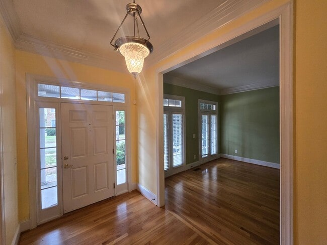 Building Photo - $500 Off 1 Month if Moved In by 11/30/25