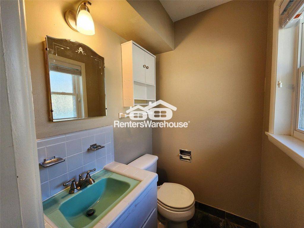 Building Photo - 6418 Woodbrook Ln