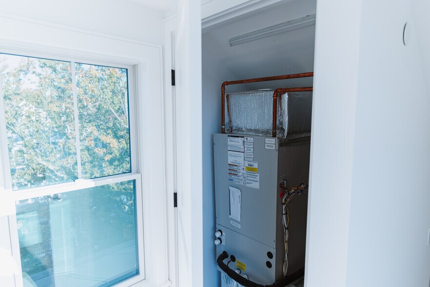 Building Photo - 5 Thurston St