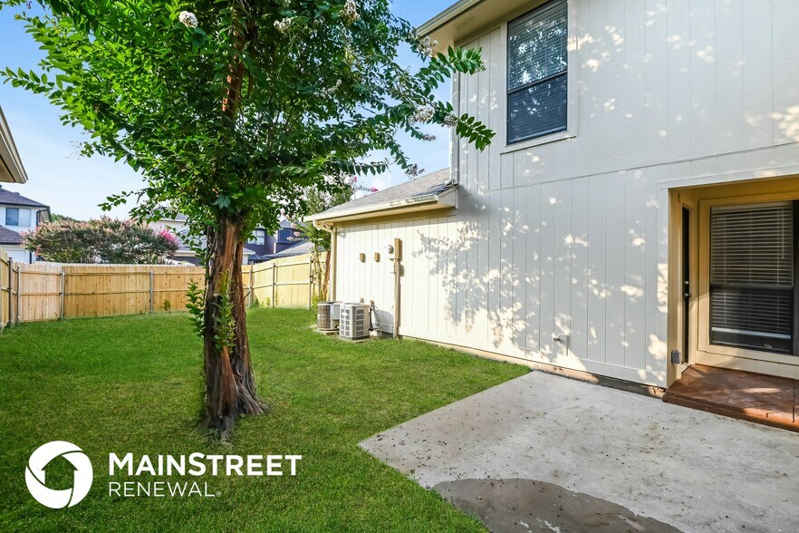 Building Photo - 1820 Alameda Dr