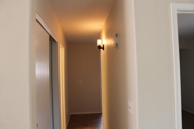 Building Photo - 1017 W Redondo Dr